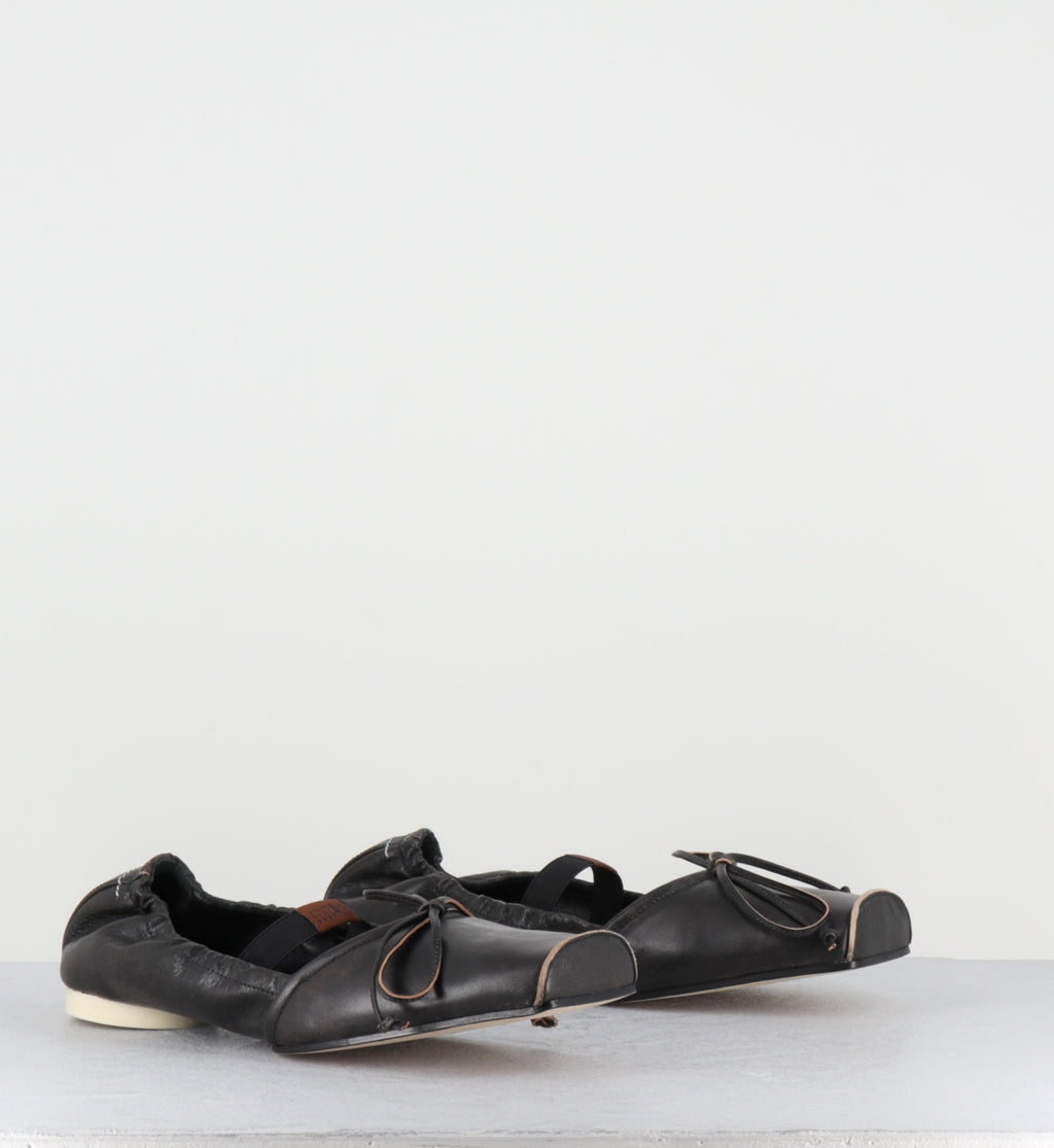 Ballerines en cuir marron élastique - S66WZ0037 HB495