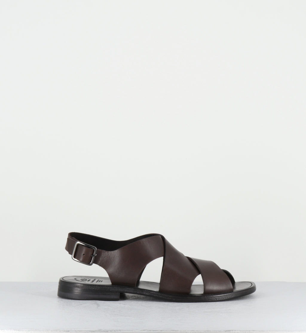 Sandales plates en cuir marron - GANEMA 103 MORO