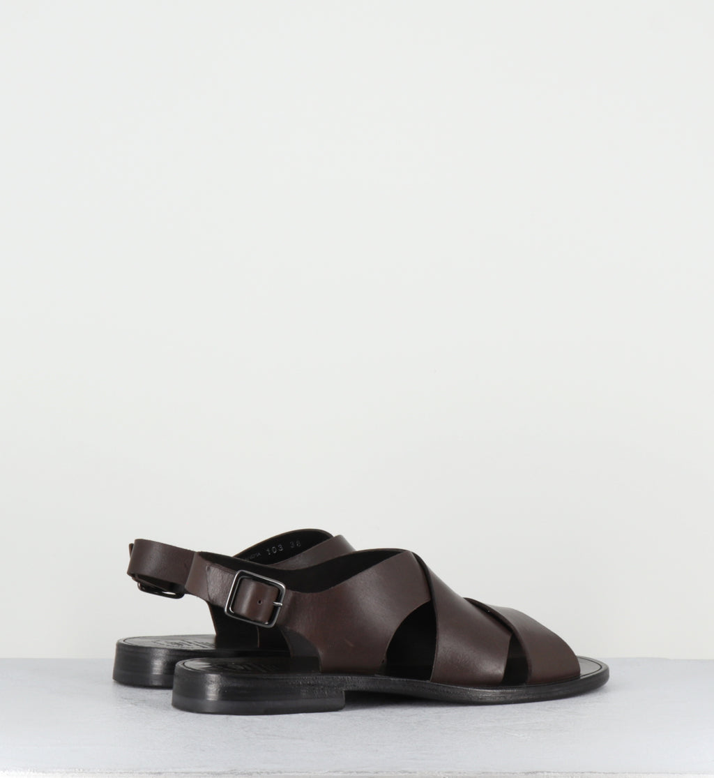 Sandales plates en cuir marron - GANEMA 103 MORO
