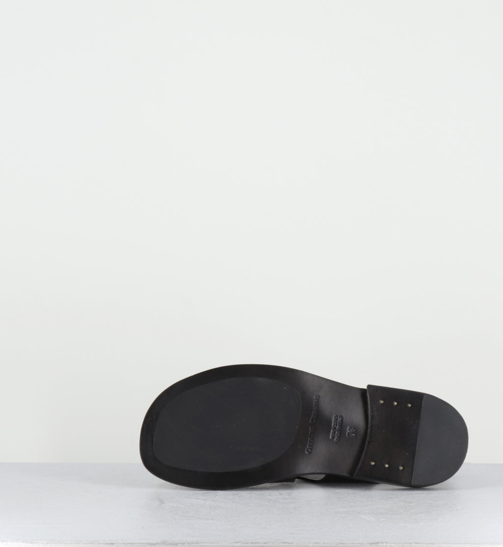 Sandales plates en cuir marron - GANEMA 103 MORO