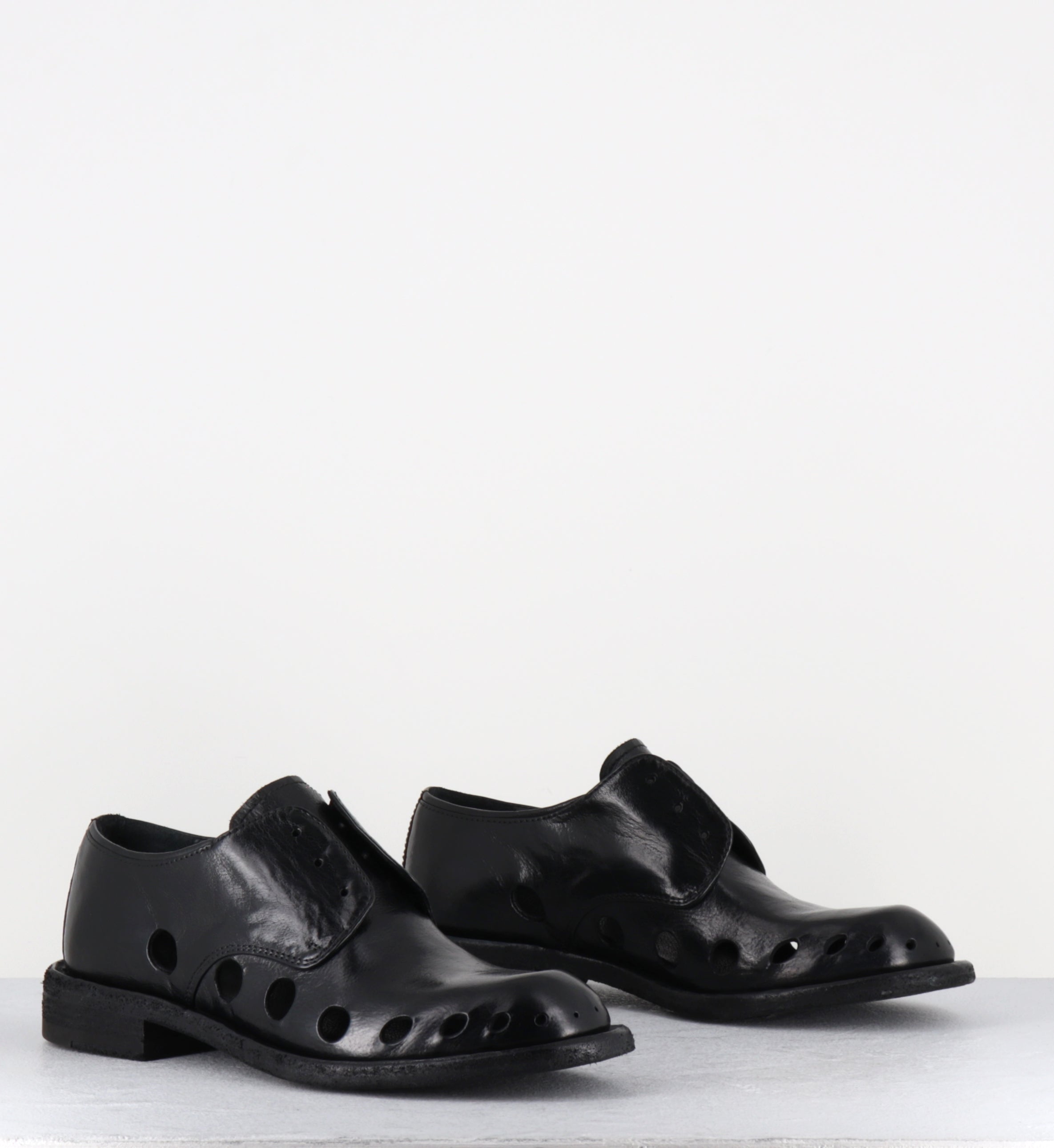 Derby en cuir noir ajouré - RUGGED 104 NERO