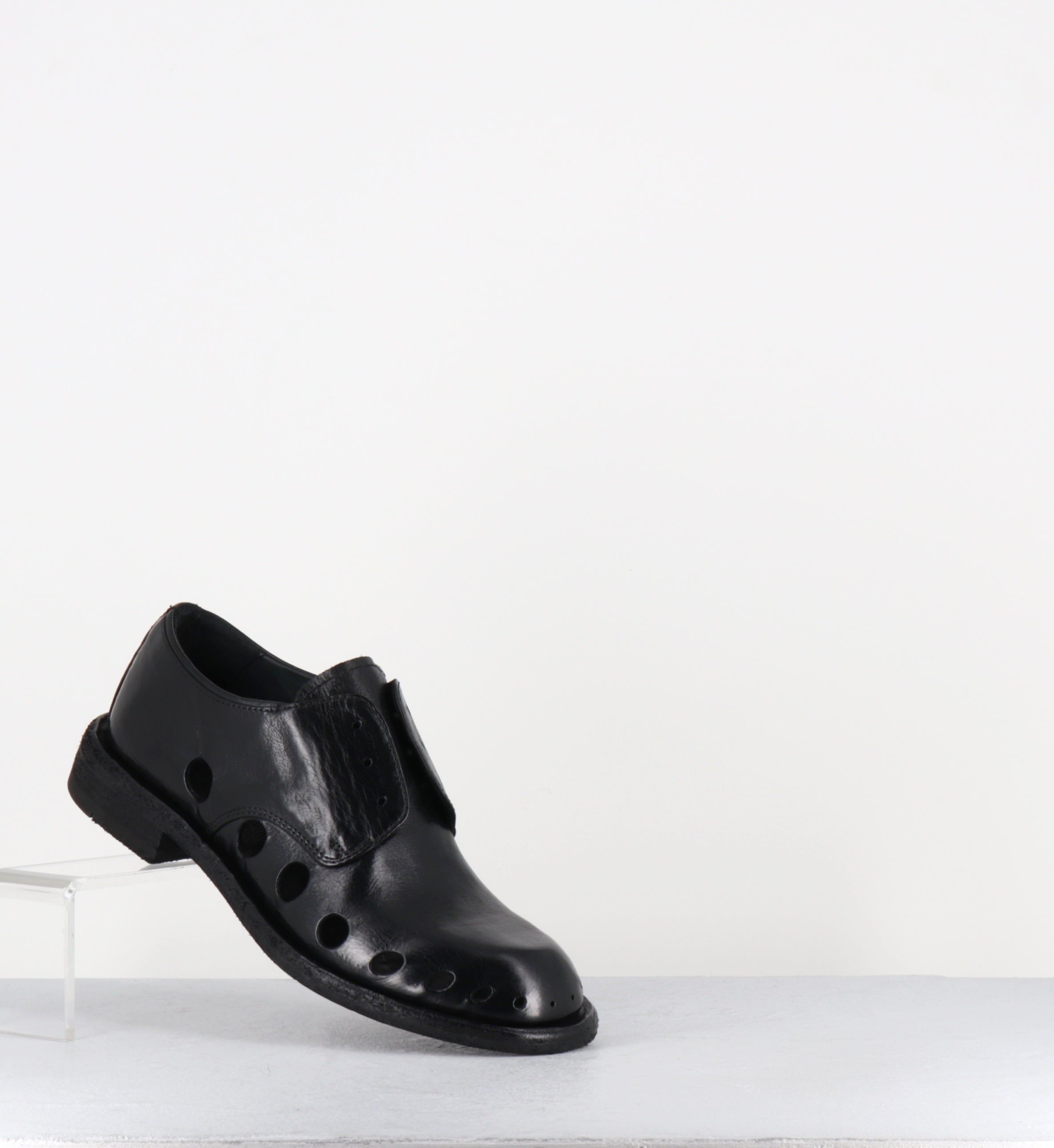 Derby en cuir noir ajouré - RUGGED 104 NERO