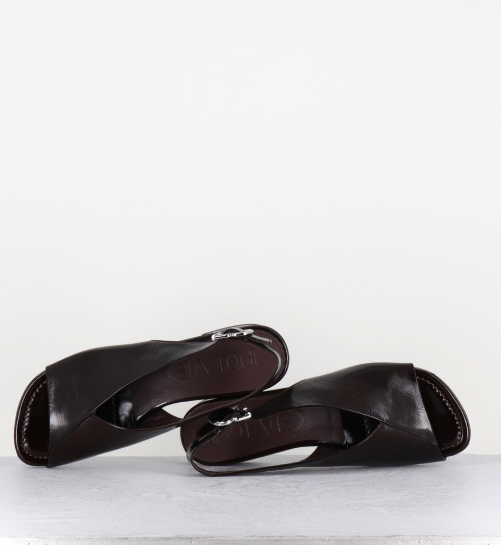 Sandales en cuir vernis marron asymétrique - 10MM22 VENICE MOGANO