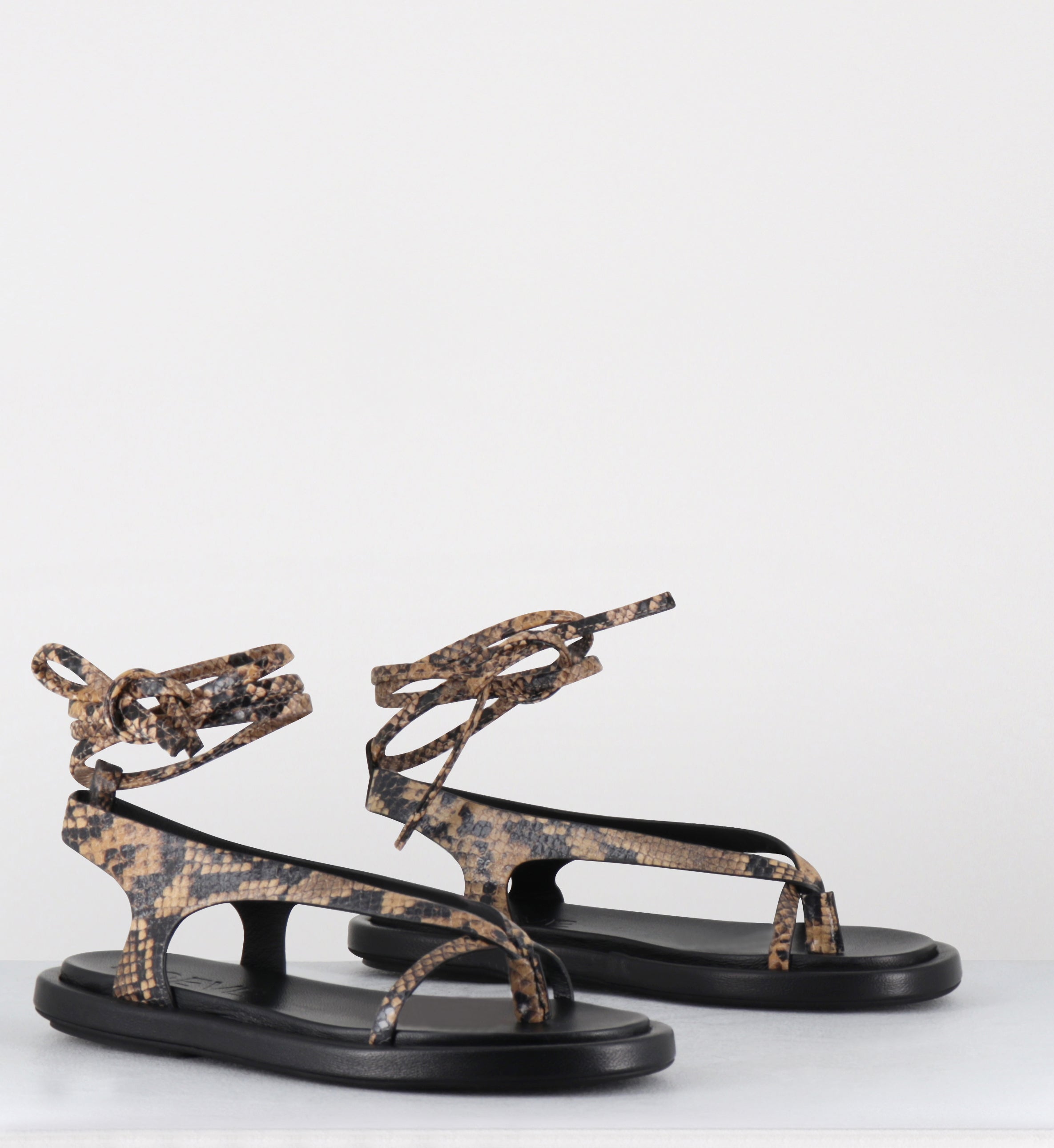 Sandales plates en cuir noir - ARE10 DIAMANTE SABBIA