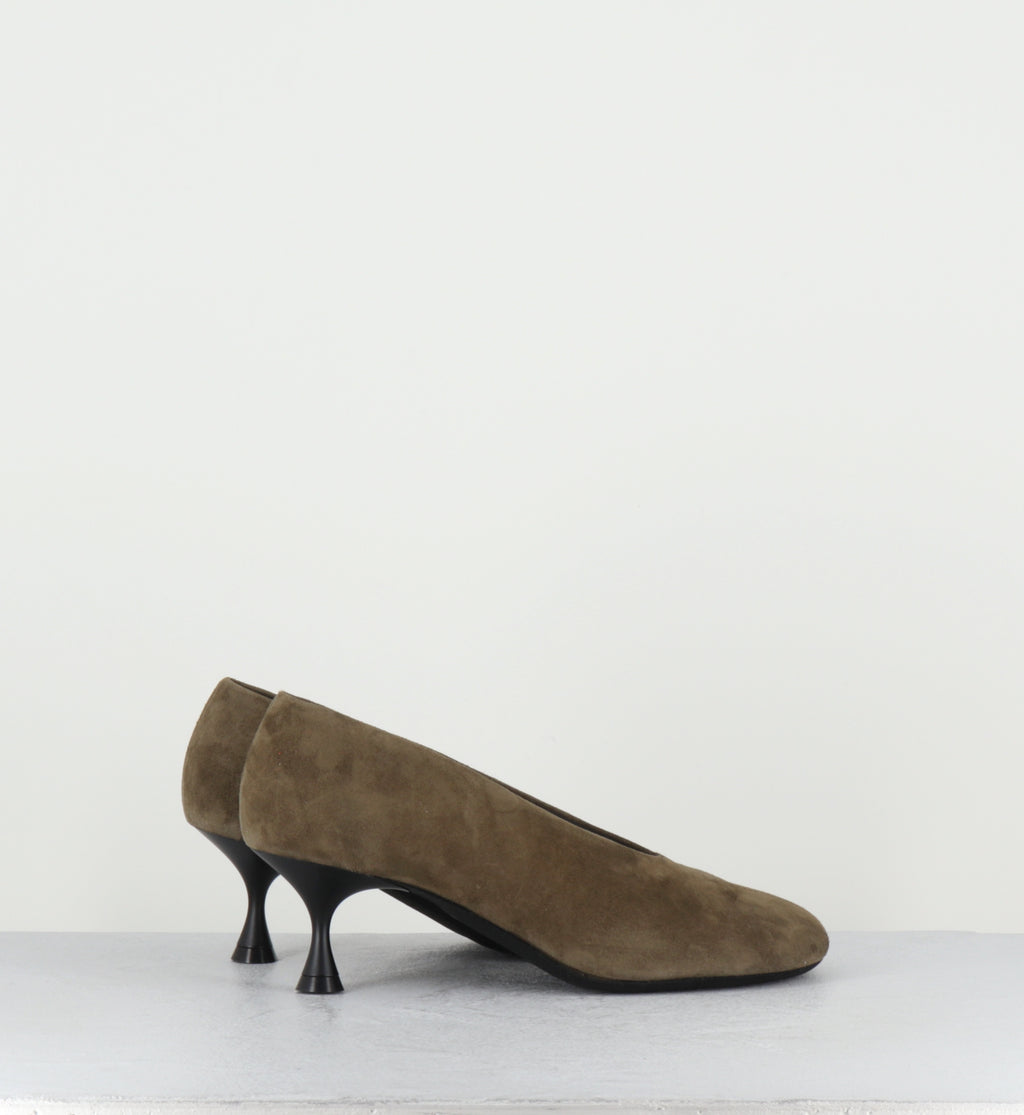Escarpins à talon en daim kaki - BIL1 CAM AMALFI