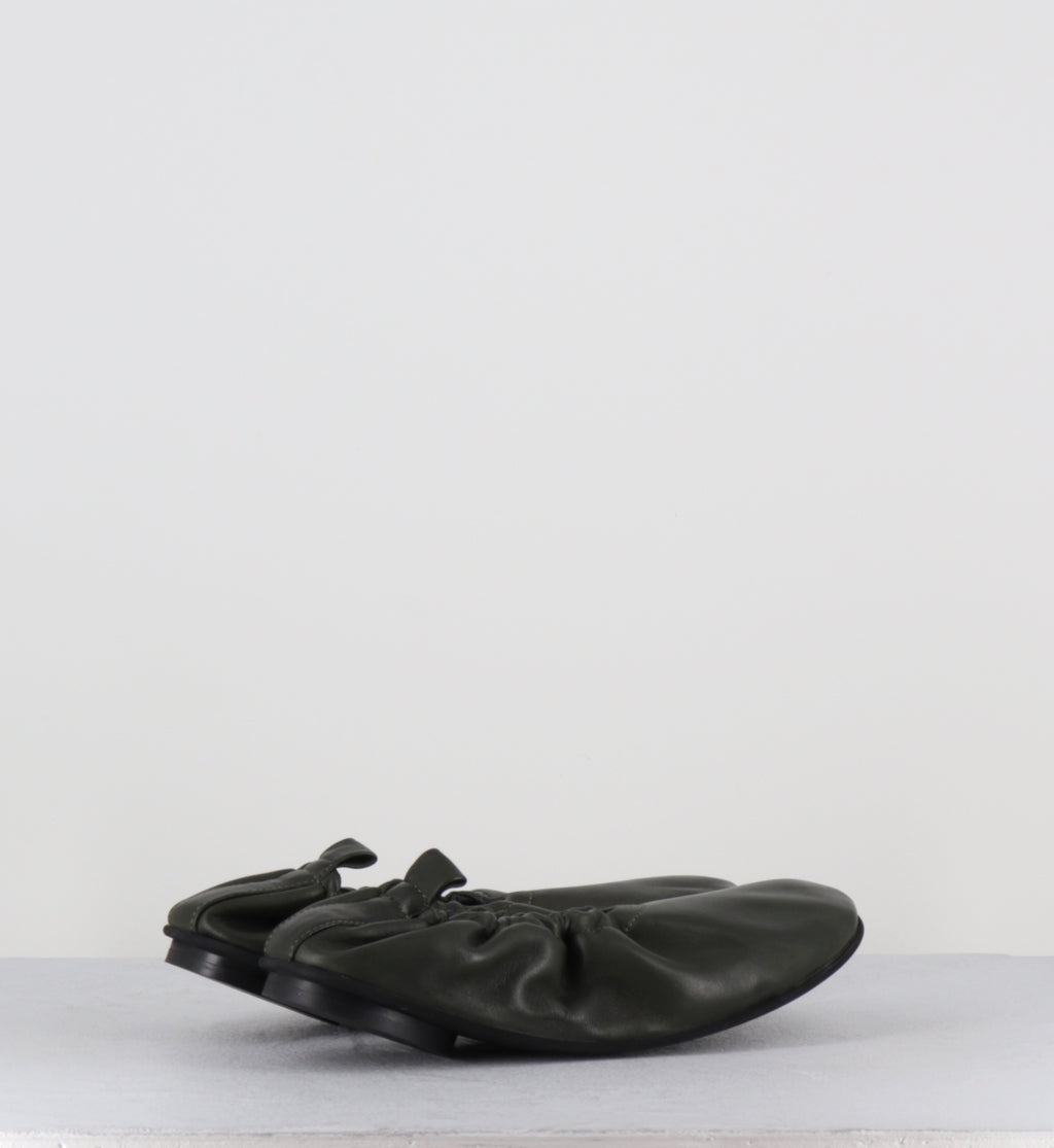Ballerines à élastique en cuir khaki- CJS50  PORTO SAVANA