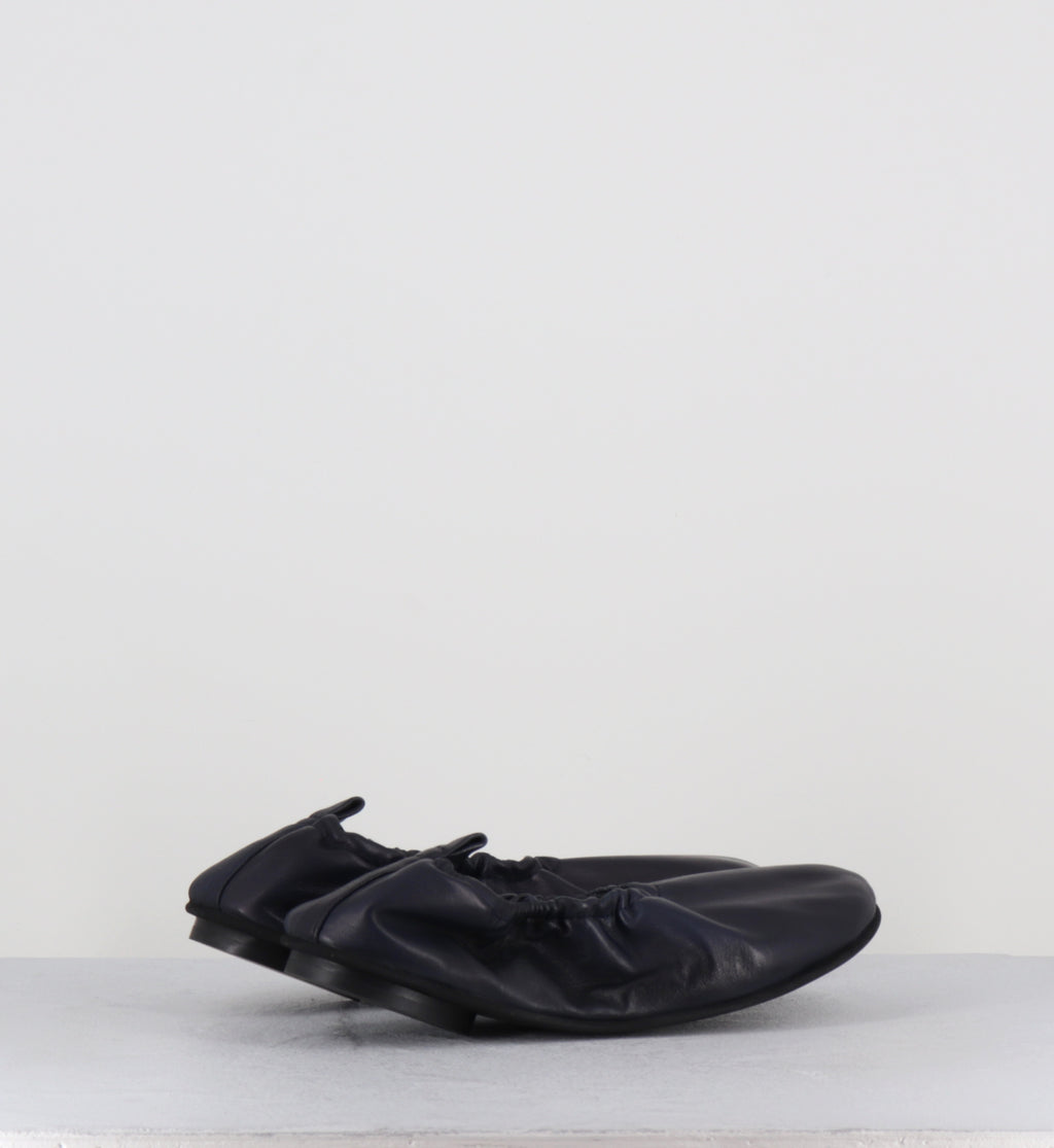 Ballerines à élastique en cuir bleu marine - CJS50 PORTO BLU