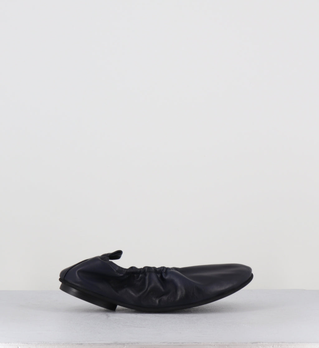 Ballerines à élastique en cuir bleu marine - CJS50 PORTO BLU