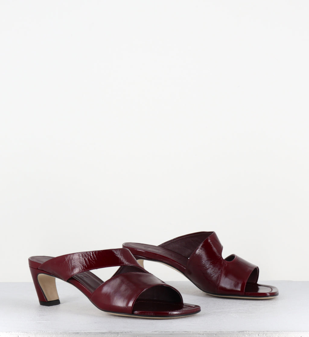 Mules en cuir vernis rouge bout carré - DDE26 VENICE RUBINO