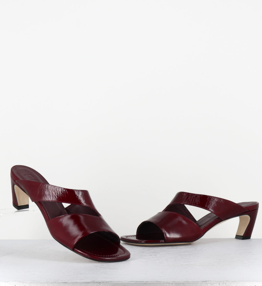 Mules en cuir vernis rouge bout carré - DDE26 VENICE RUBINO