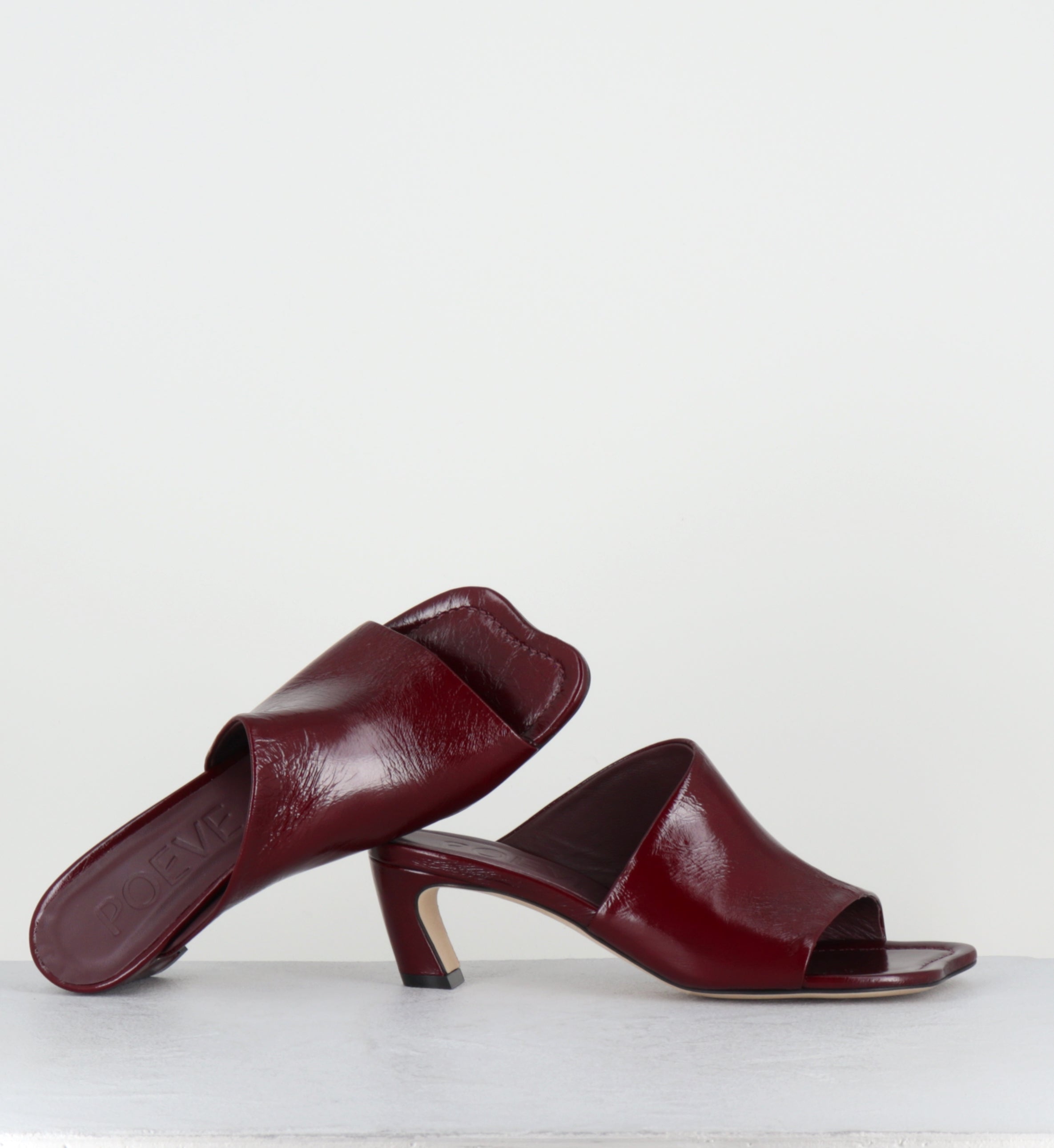 Mules en cuir bordeaux bout anatomique talon virgule - E24 VENICE RUBINO