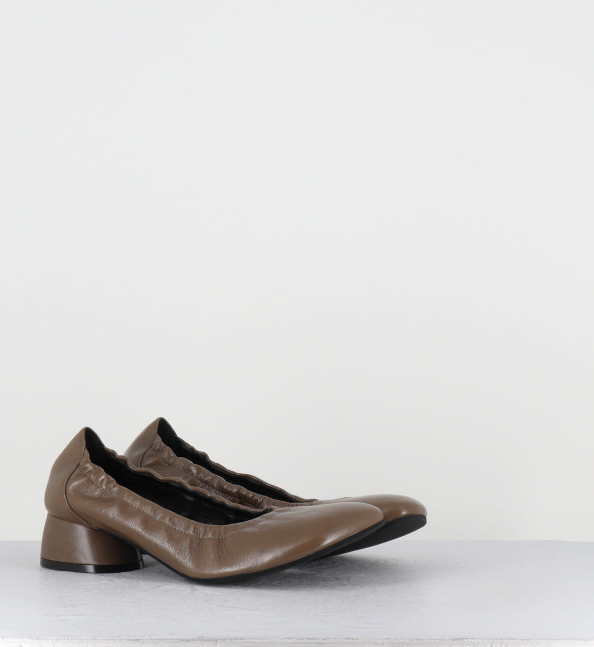Escarpins petit talon cuir khaki - LH10M VENICE POIVRE