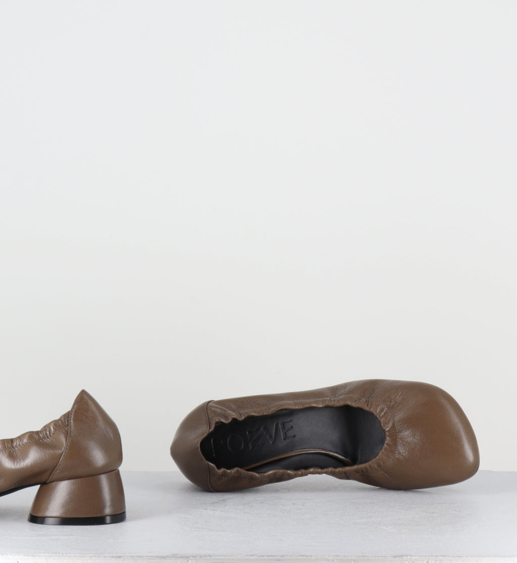 Escarpins petit talon cuir khaki - LH10M VENICE POIVRE