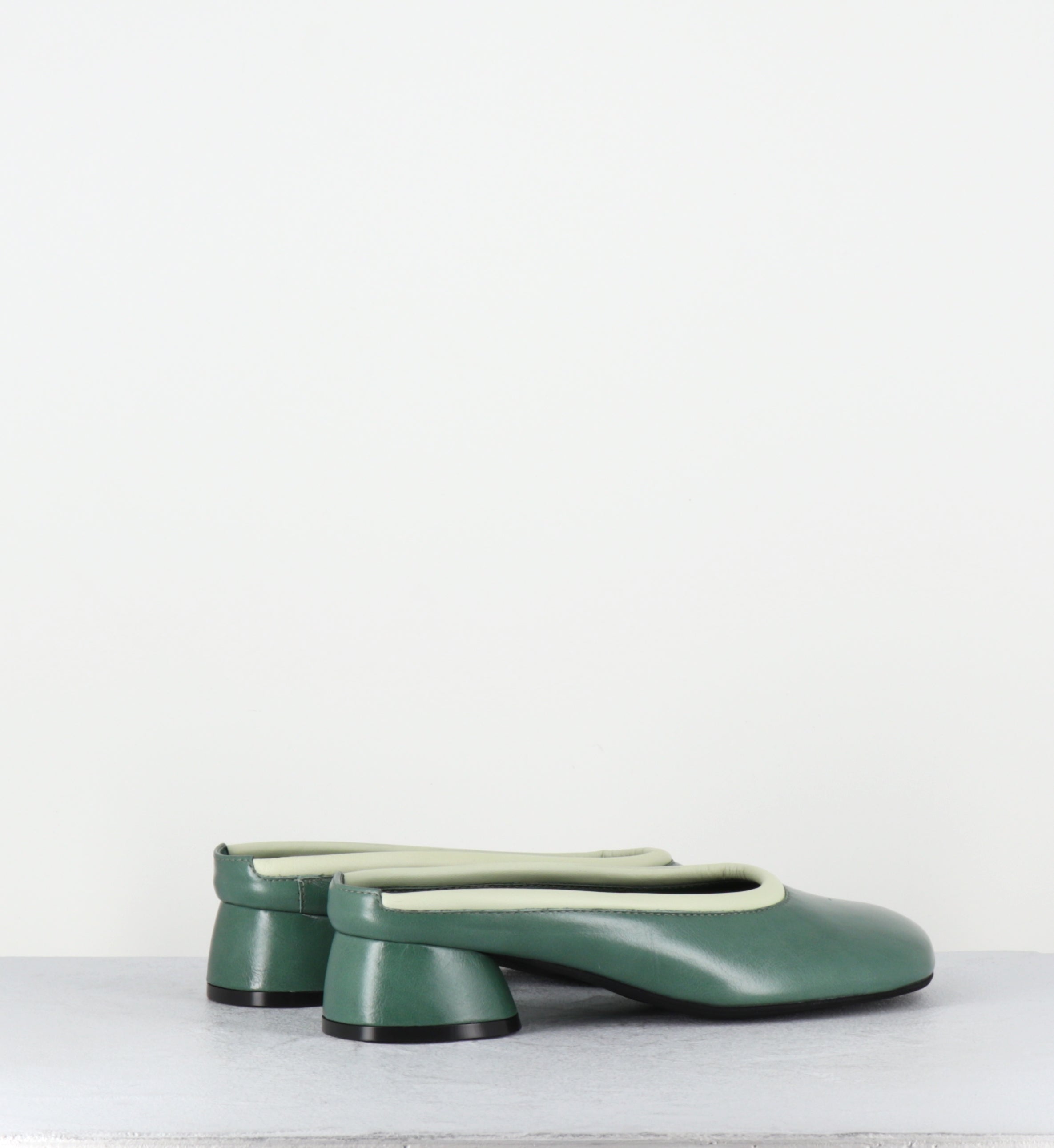 Mules en cuir vert amande petit talon - LH14 PATHOS GINEPRO