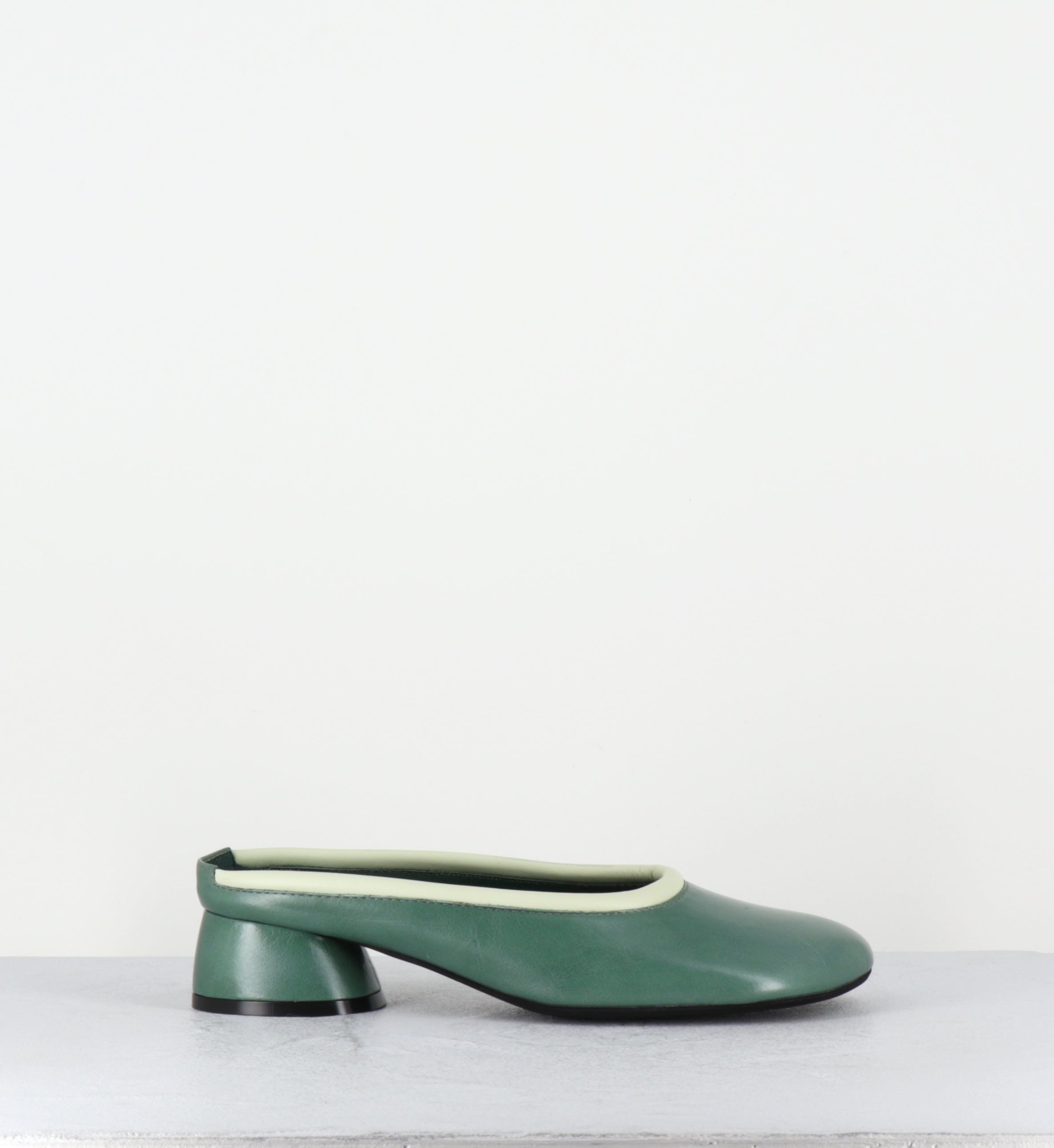 Mules en cuir vert amande petit talon - LH14 PATHOS GINEPRO