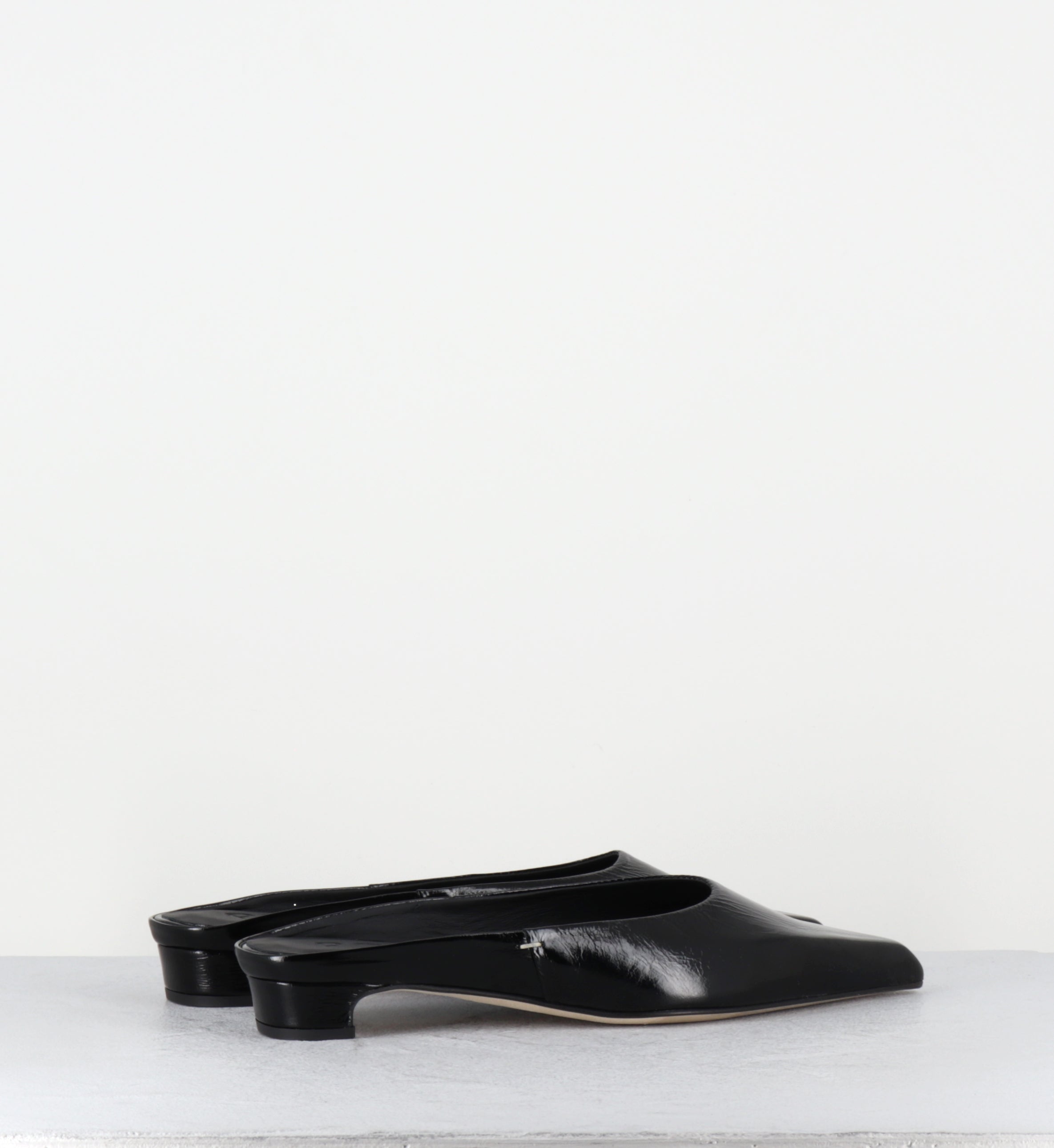 Mules bout pointu en cuir vernis noir petit talon - OF52 VENICE NERO