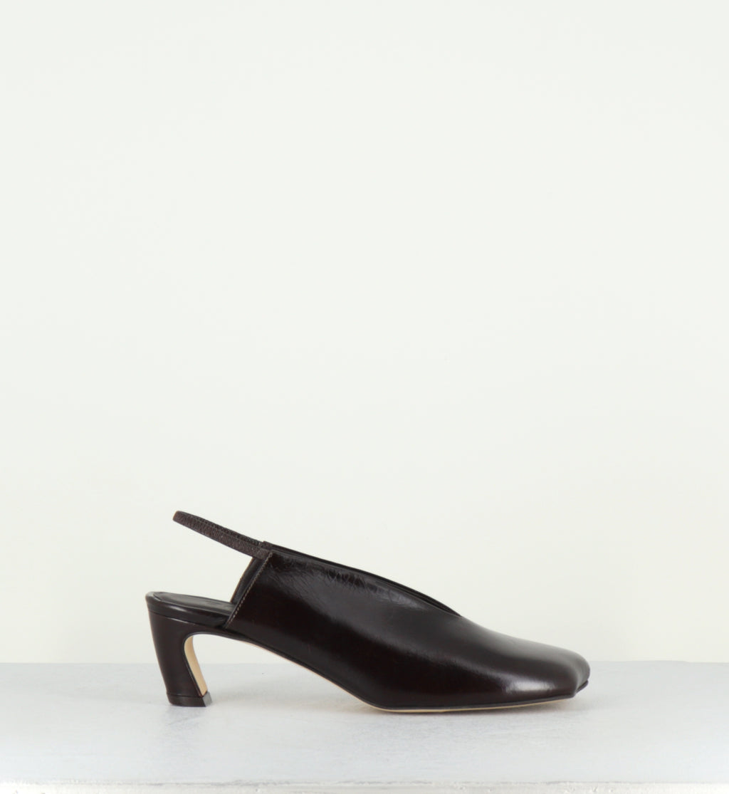 Slingback en cuir marron bout anatomique petit talon - TEL44 NAPPA MOGANO