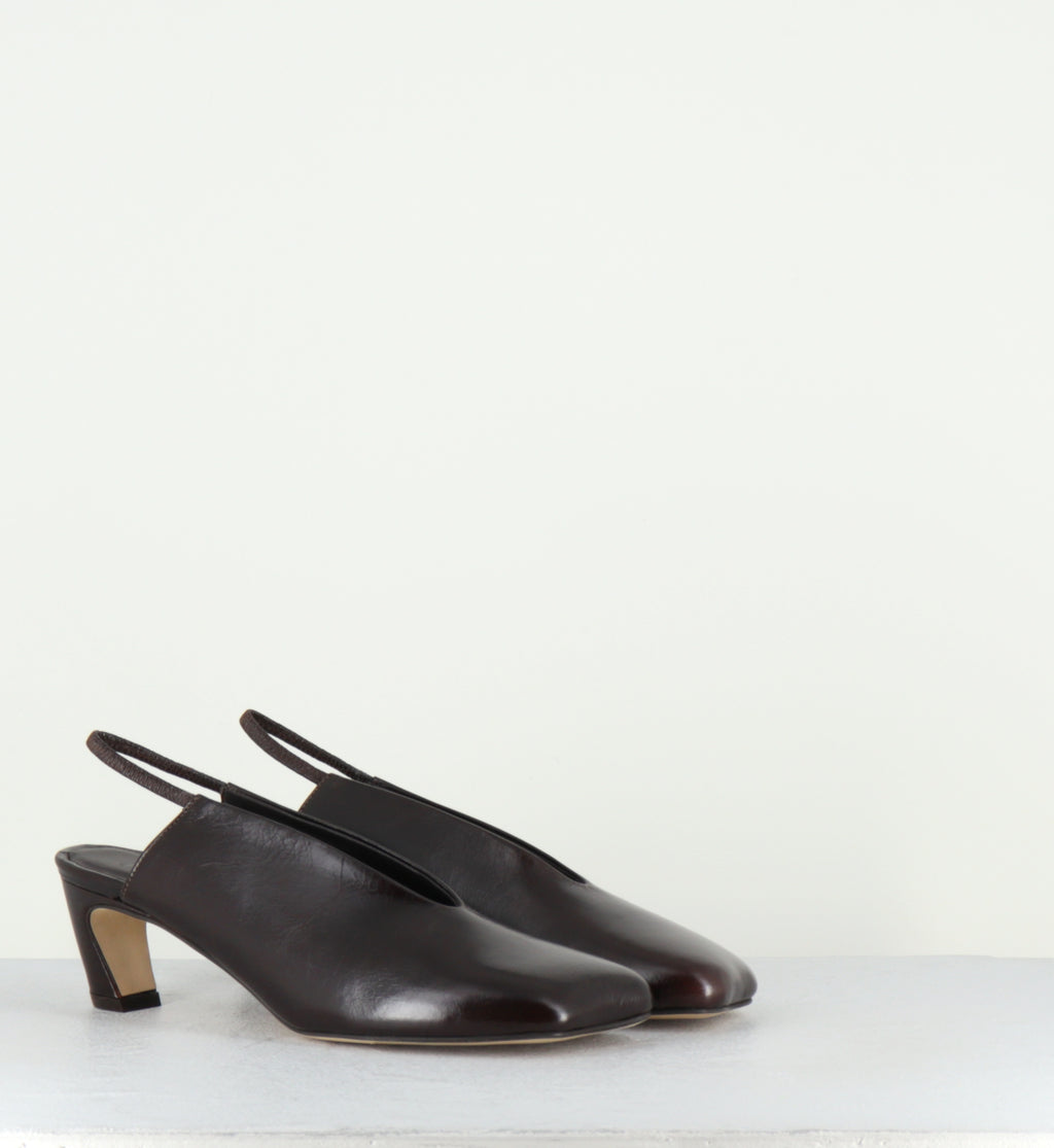 Slingback en cuir marron bout anatomique petit talon - TEL44 NAPPA MOGANO
