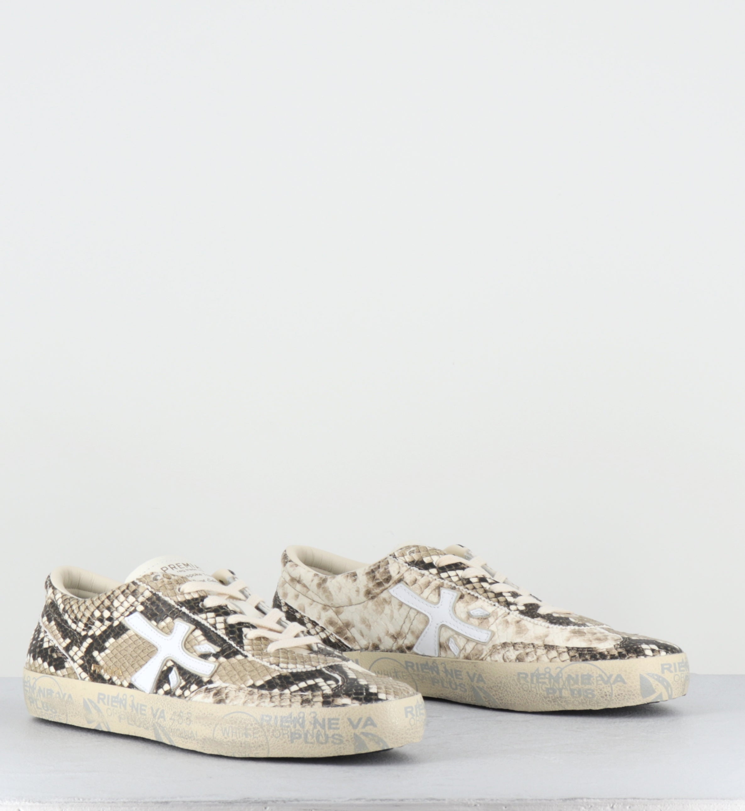Sneakers en cuir serpent beige - DAVIDD 8099