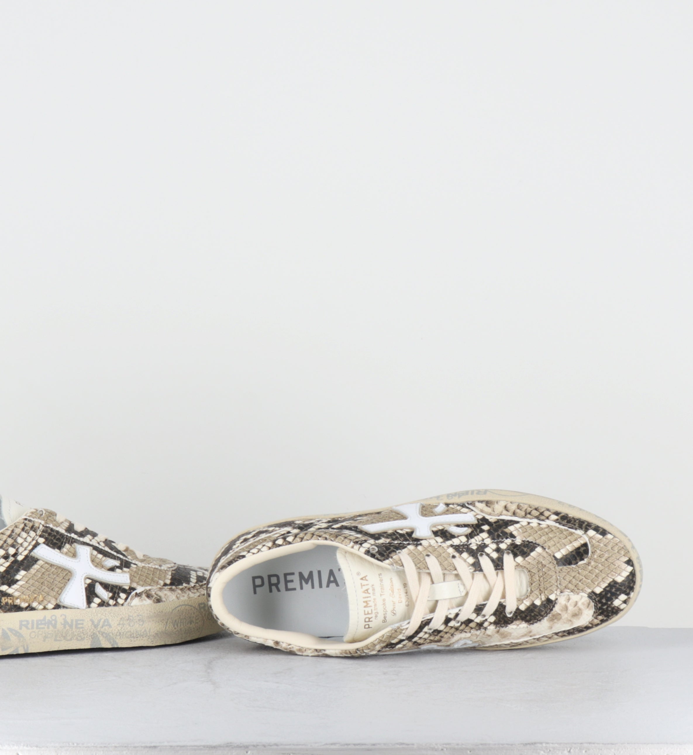 Sneakers en cuir serpent beige - DAVIDD 8099