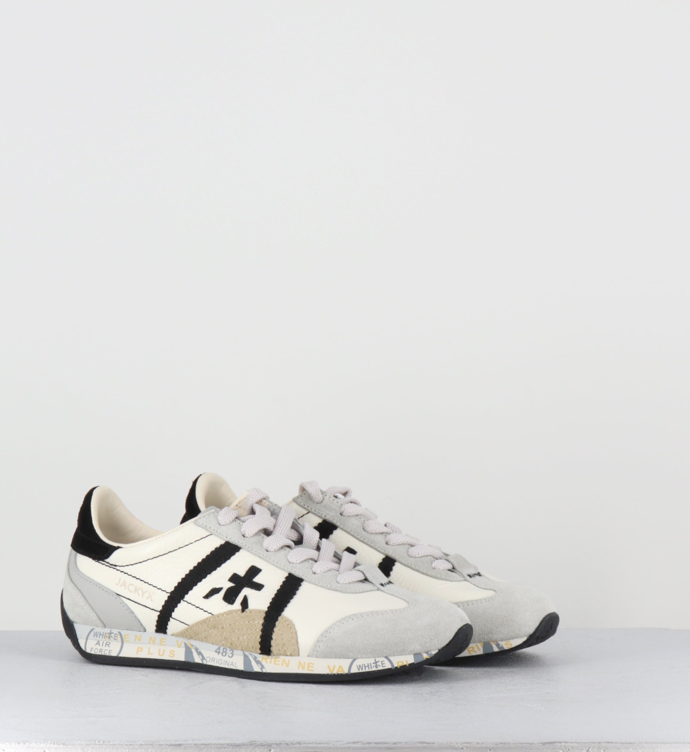 Sneakers en cuir blanc et noir - JACKYX25D 8222