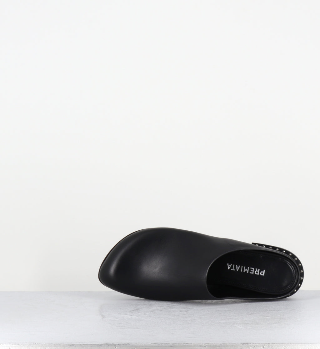 Mules en cuir noir plates - M6944 GARDA NERO