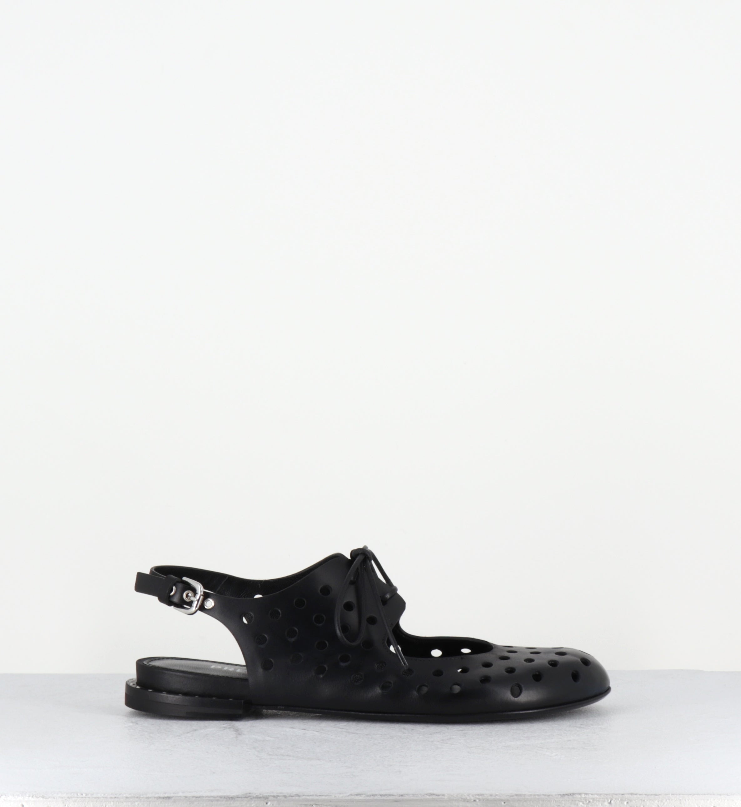 Chaussures en cuir noir ajouré - M6945 GOTEBORG NERO