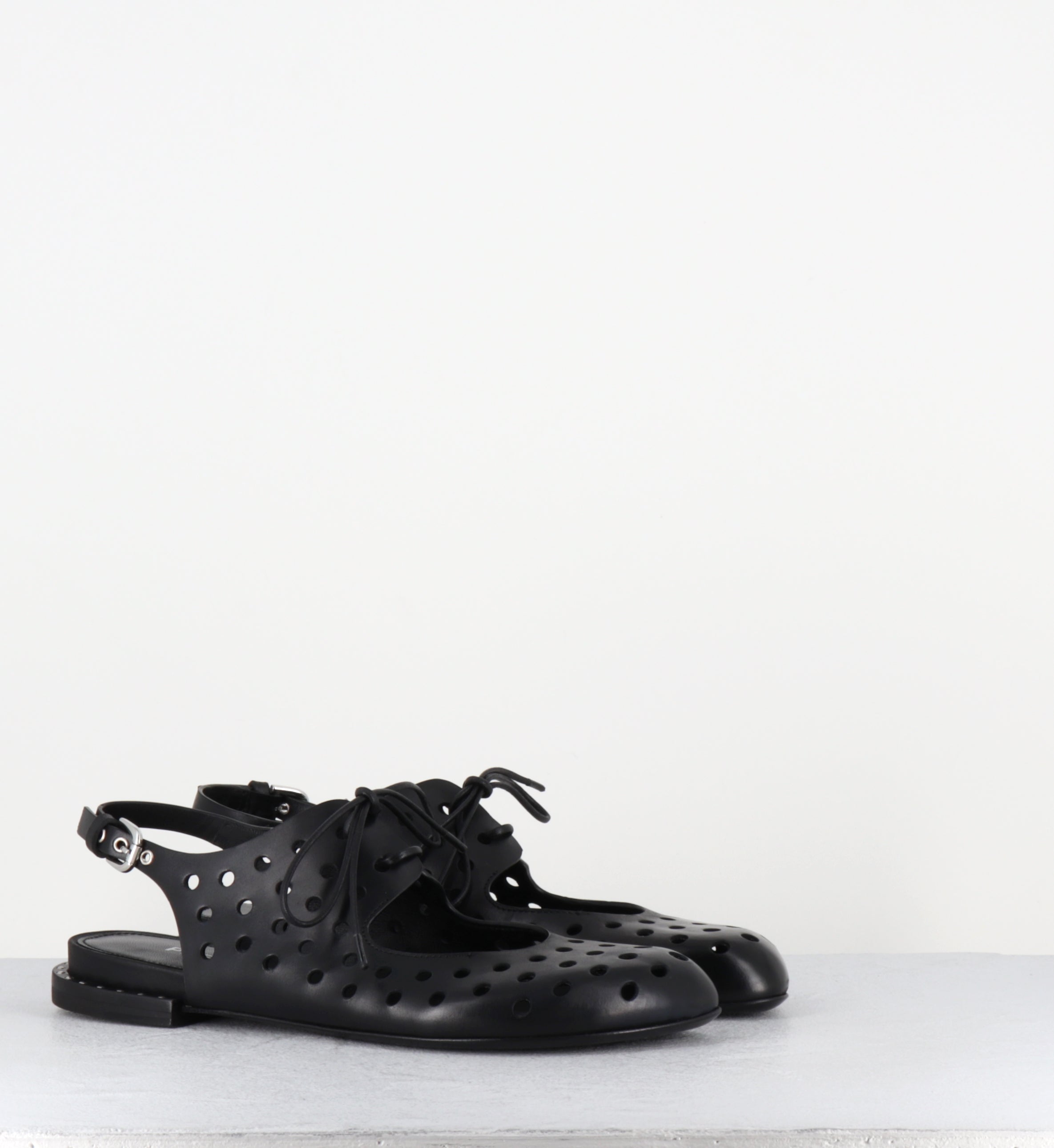 Chaussures en cuir noir ajouré - M6945 GOTEBORG NERO