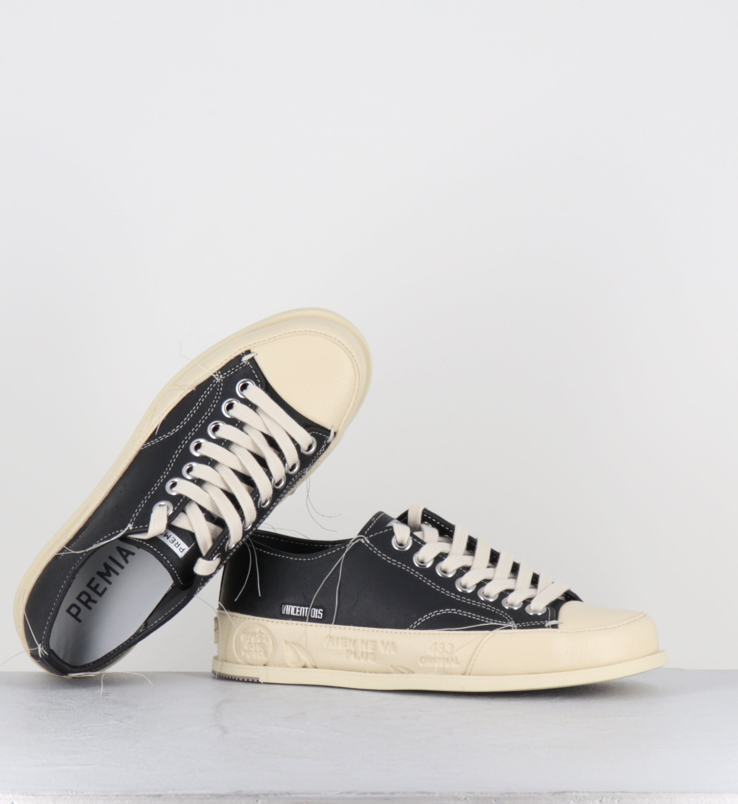 Sneakers en cuir noir et blanc - VINCED15 NERO