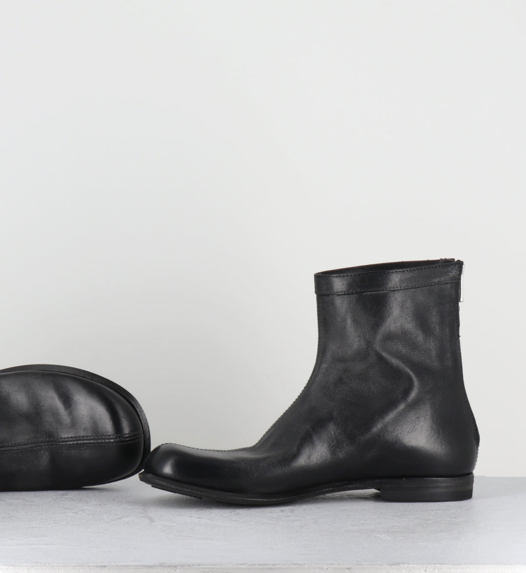 Bottines plates en cuir noir lavé - 51829 HORSE NAPPA NERO