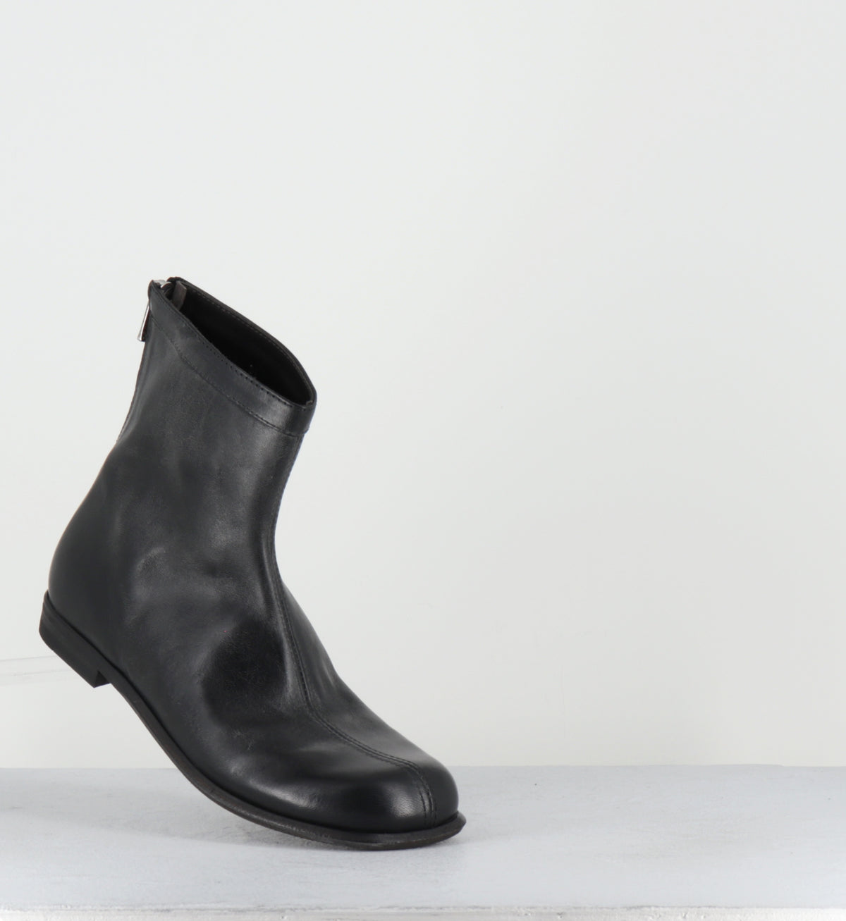Bottines plates en cuir noir lavé - 51829 HORSE NAPPA NERO