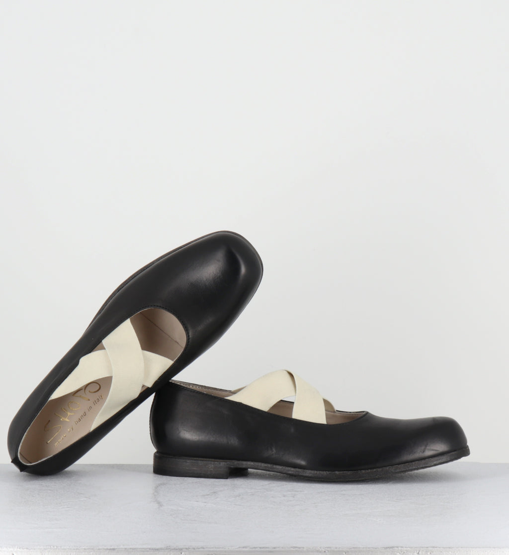 Ballerines en cuir noir à élastiques blancs - 9838 FOULARD BEIGE NERO