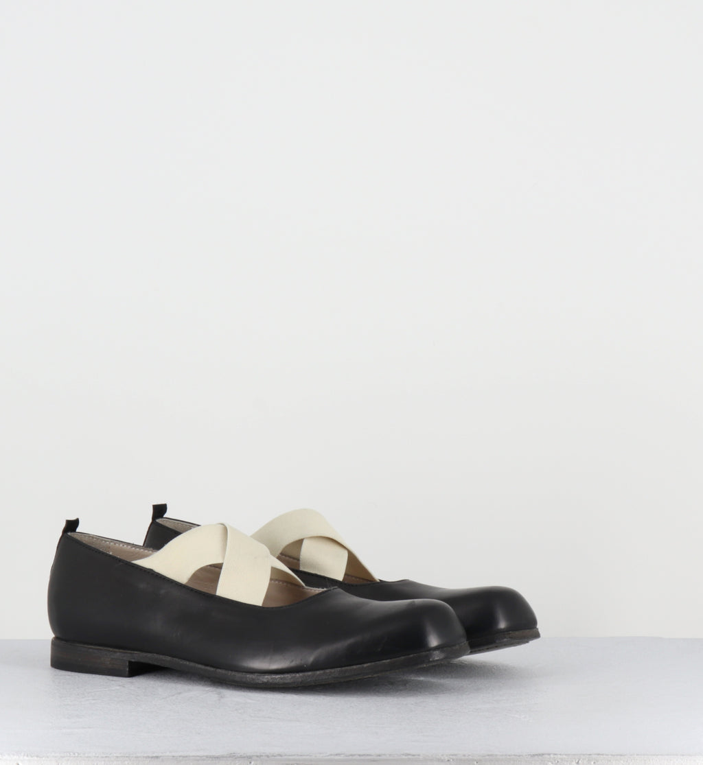 Ballerines en cuir noir à élastiques blancs - 9838 FOULARD BEIGE NERO