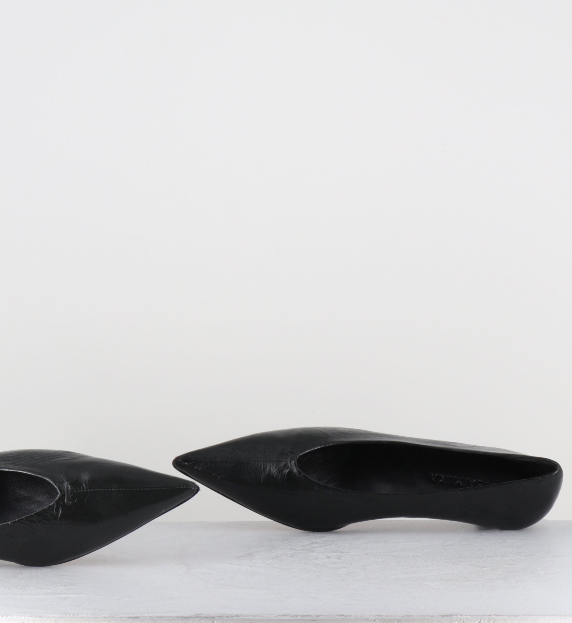 Escarpins pointus en cuir gris petit talon - VESTAX LATEX GRIGIO