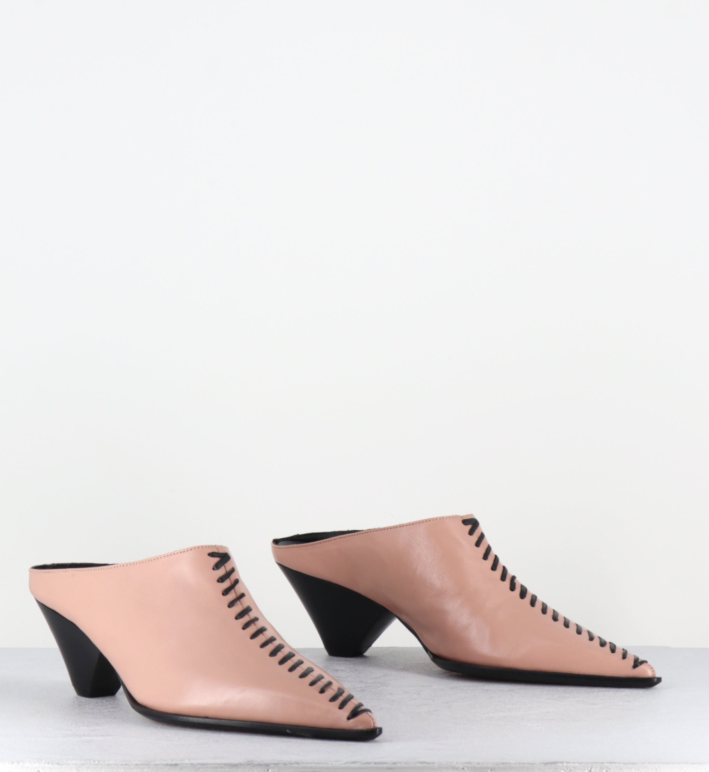 Mules pointues en cuir rose talon biseauté - VERNIAX BLUSH NERO