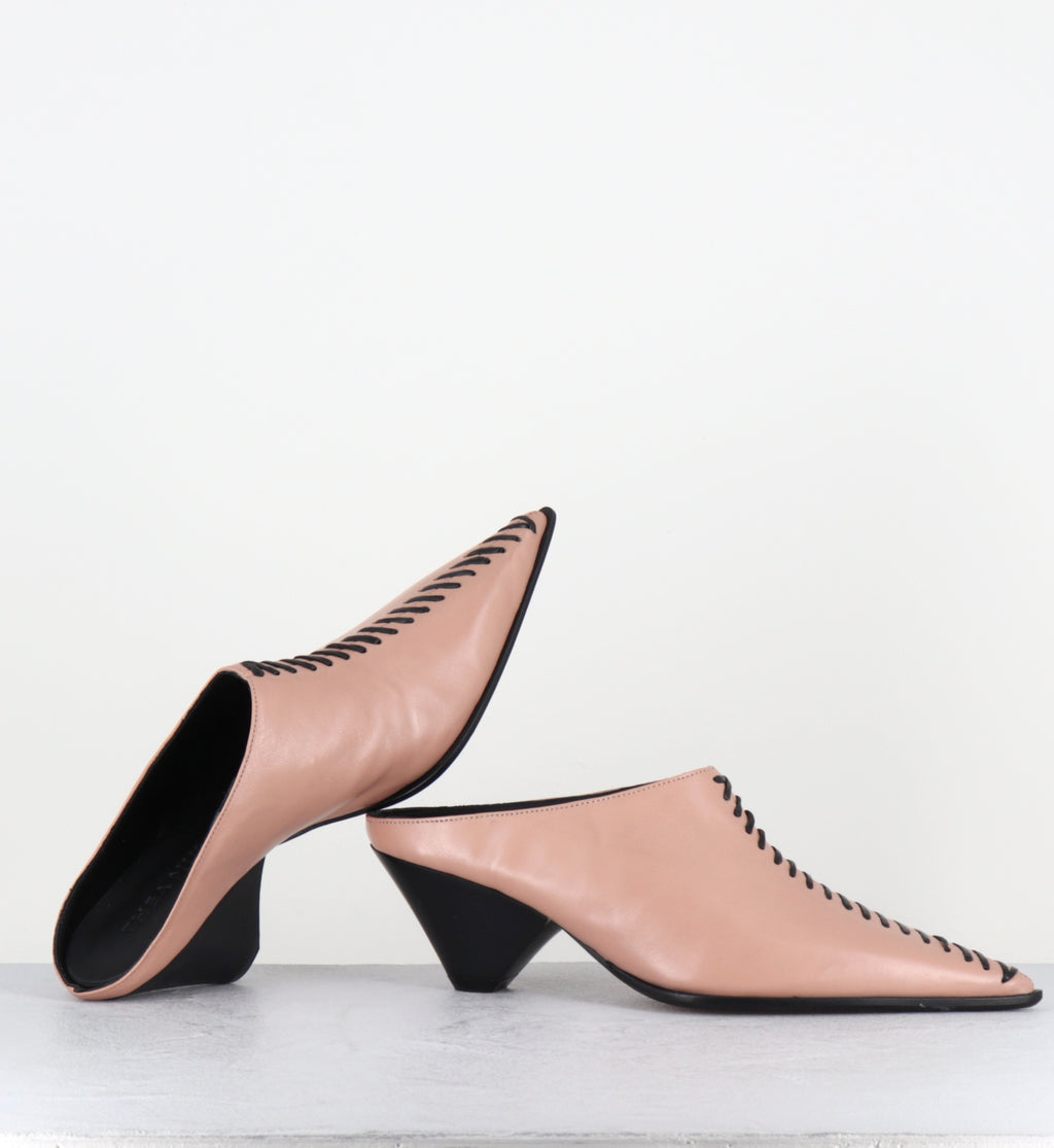 Mules pointues en cuir rose talon biseauté - VERNIAX BLUSH NERO
