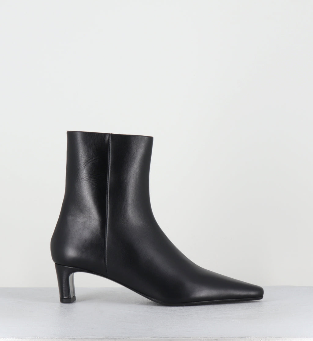 Bottines en cuir noir minimalistes - VESNAX NEBRASKA NERO