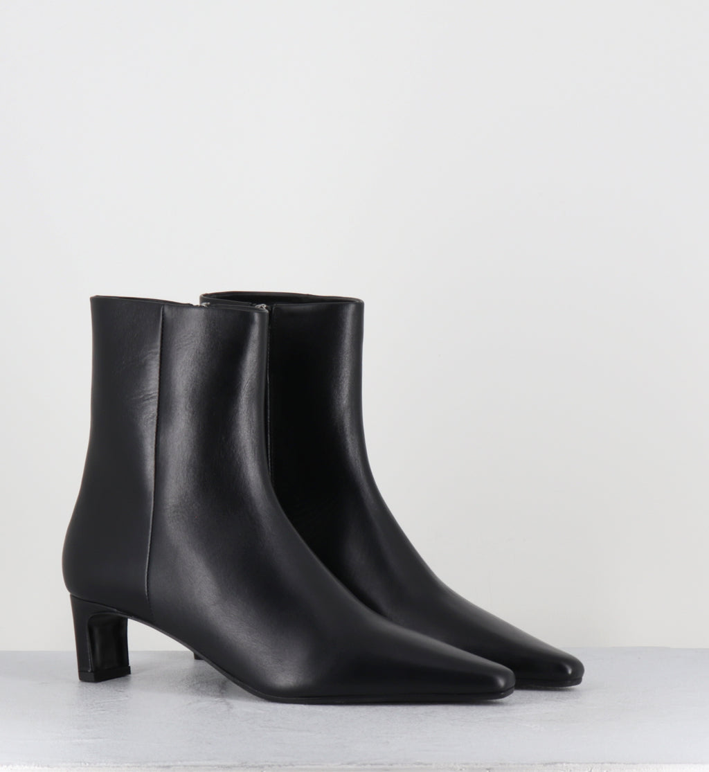 Bottines en cuir noir minimalistes - VESNAX NEBRASKA NERO