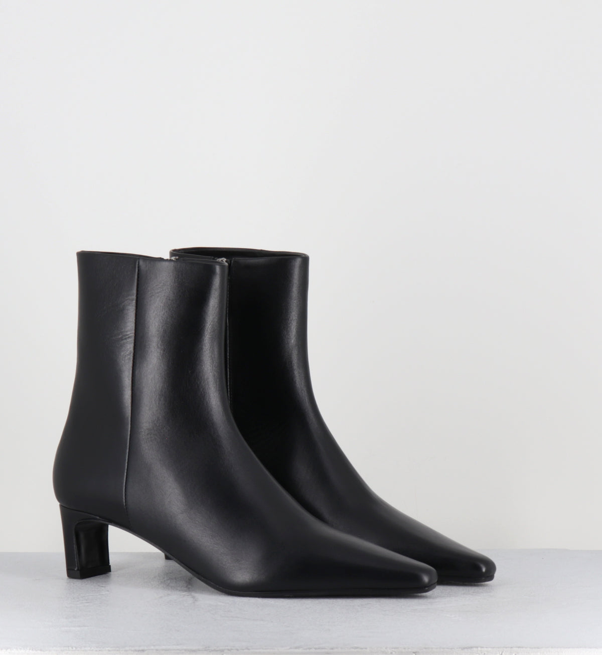 Bottines en cuir noir minimalistes - VESNAX NEBRASKA NERO