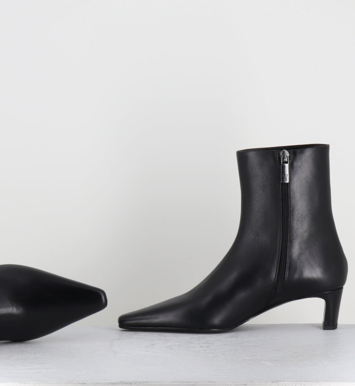 Bottines en cuir noir minimalistes - VESNAX NEBRASKA NERO