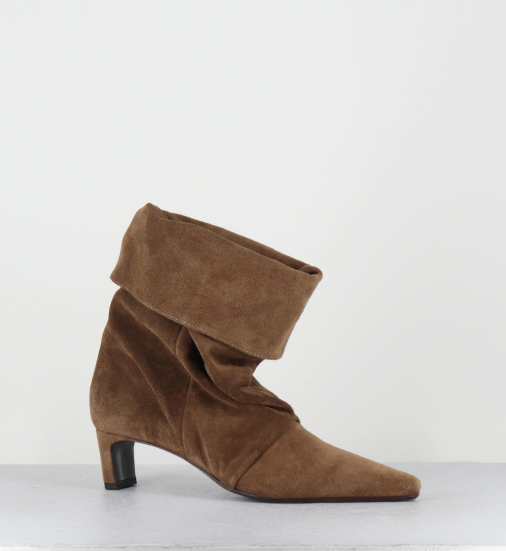 Bottines en daim camel - VILIA SILK CAMEL