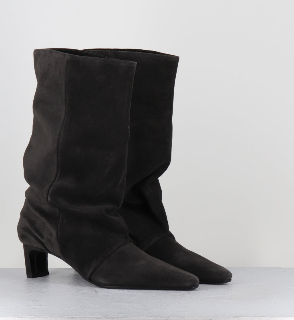 Bottes froissé en daim gris - VILIA SILK PEPE