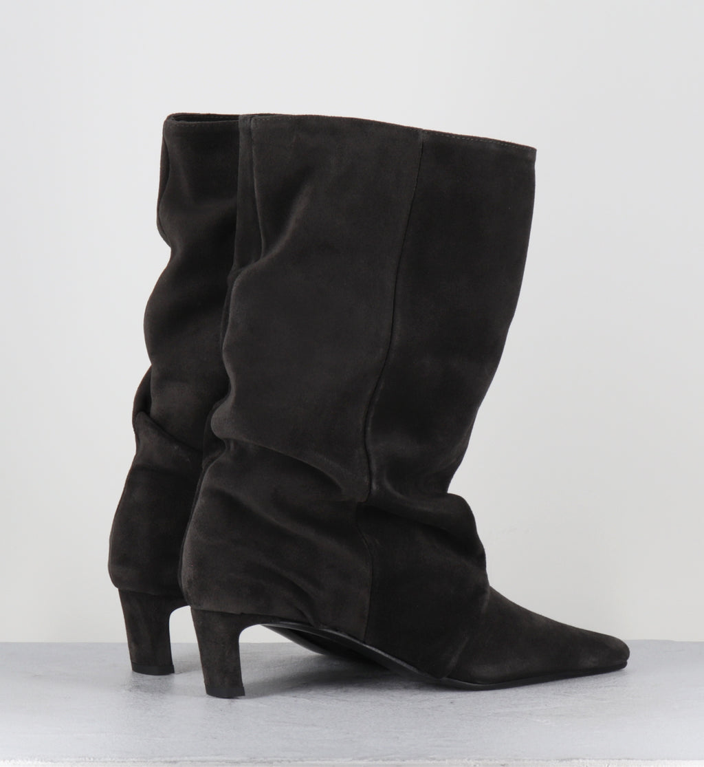 Bottes froissé en daim gris - VILIA SILK PEPE
