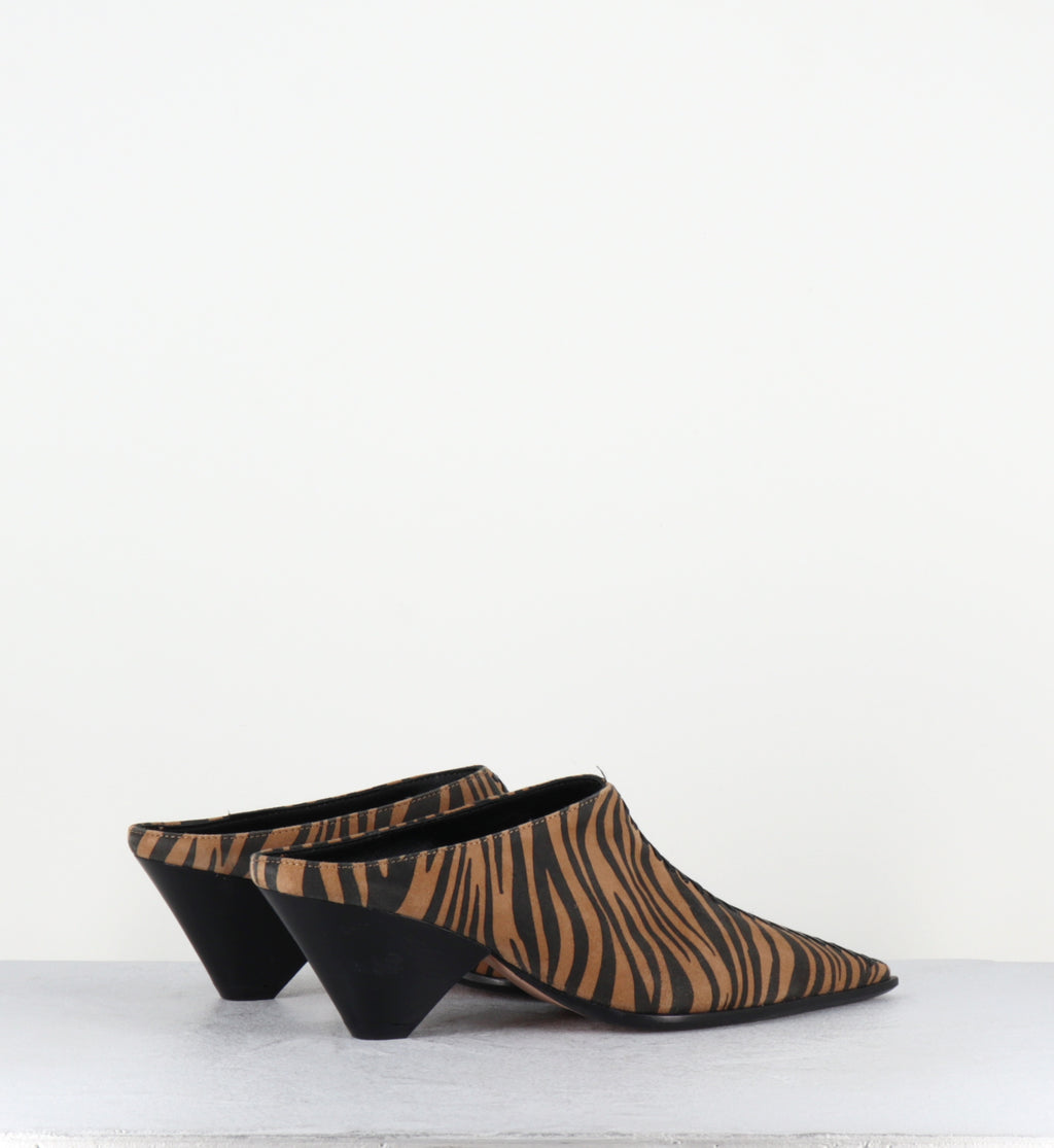 Mules pointues daim imprimé zèbre talon biseauté - VERNIAX ZEBRA NERO