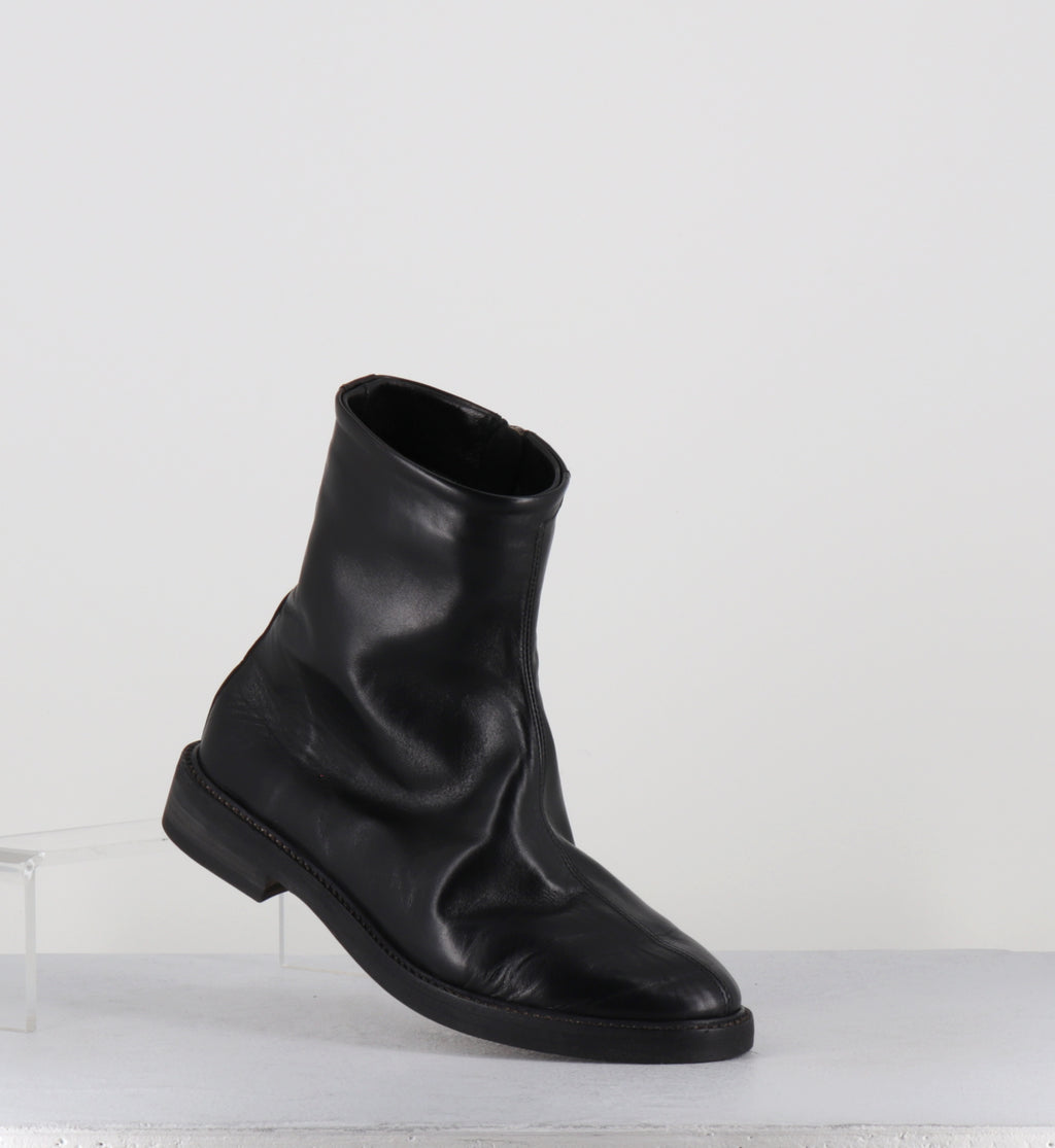 Bottines japosaises en cuir noir souple - BELEGIO BLACK SHEEP