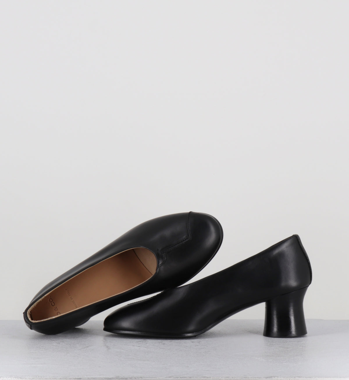 Escarpins en cuir noir - CODA BLACK COWHIDE