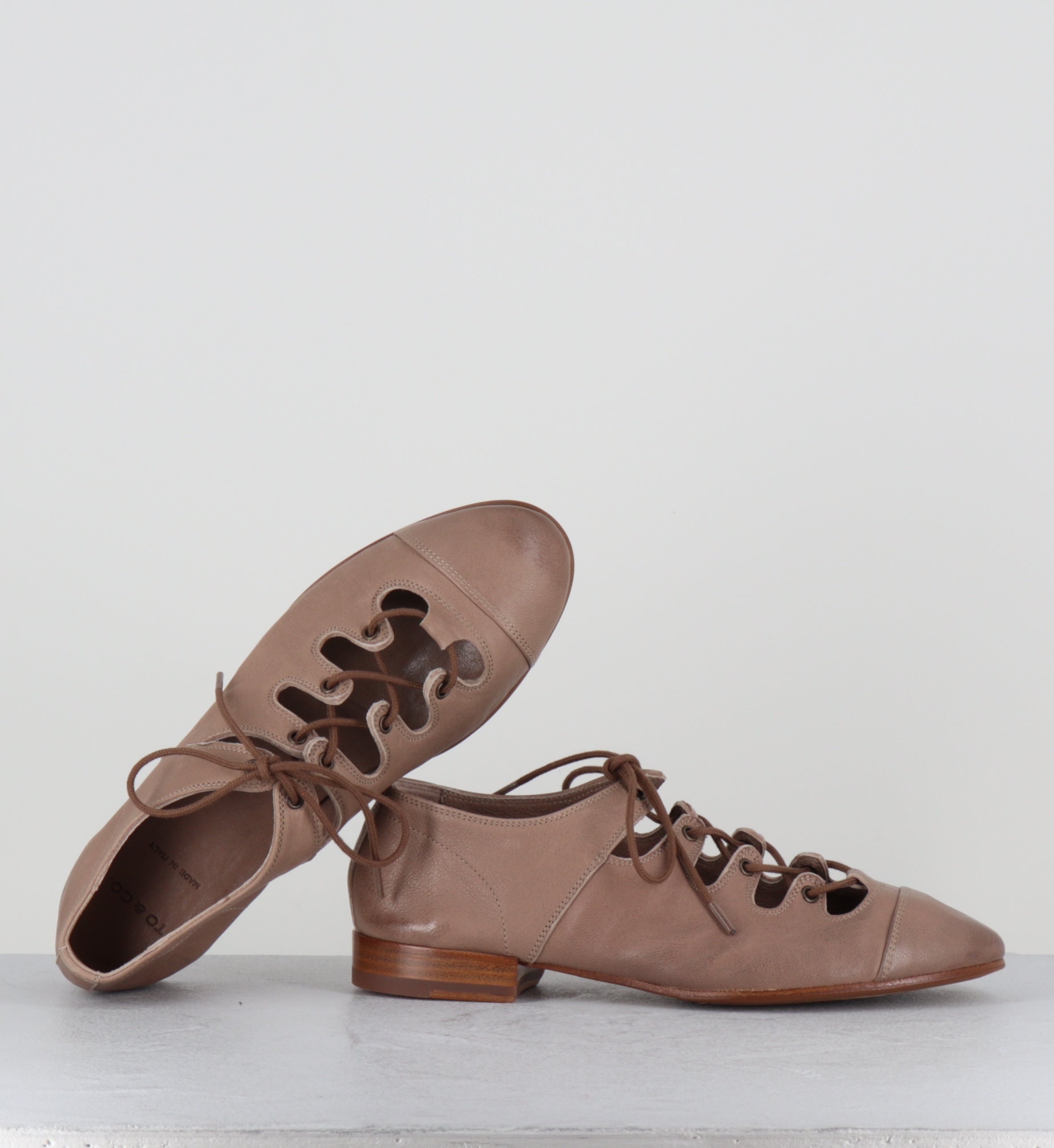 Ballerines à lacets en cuir vieux rose - GHILLE BEIGE SKIN