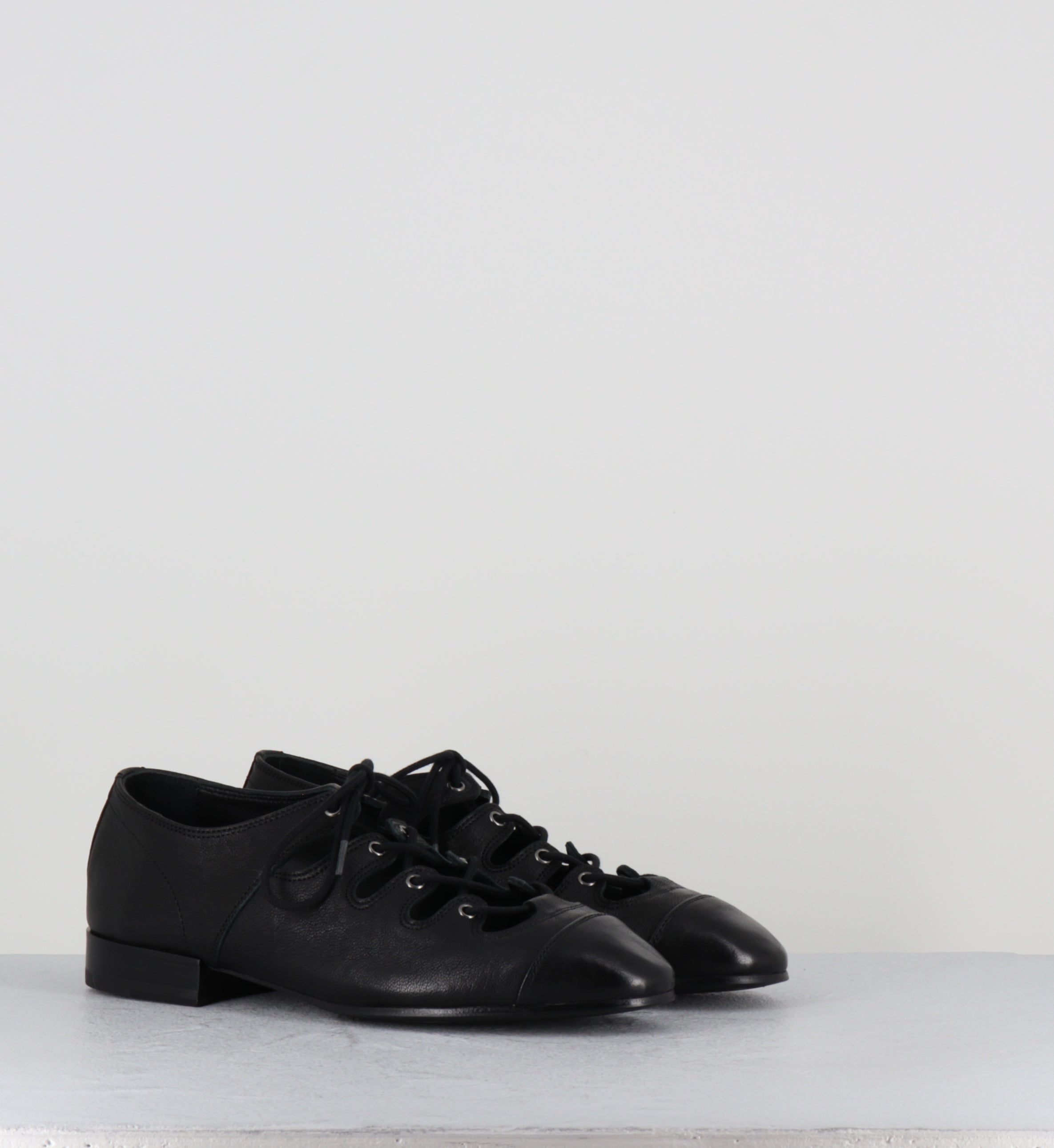 Ballerines à lacets en cuir noir - GHILLE BLACK SKIN
