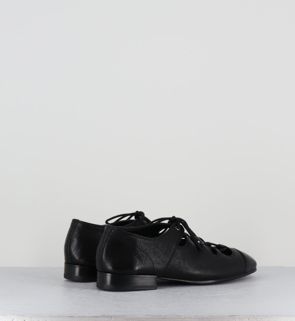 Ballerines à lacets en cuir noir - GHILLE BLACK SKIN