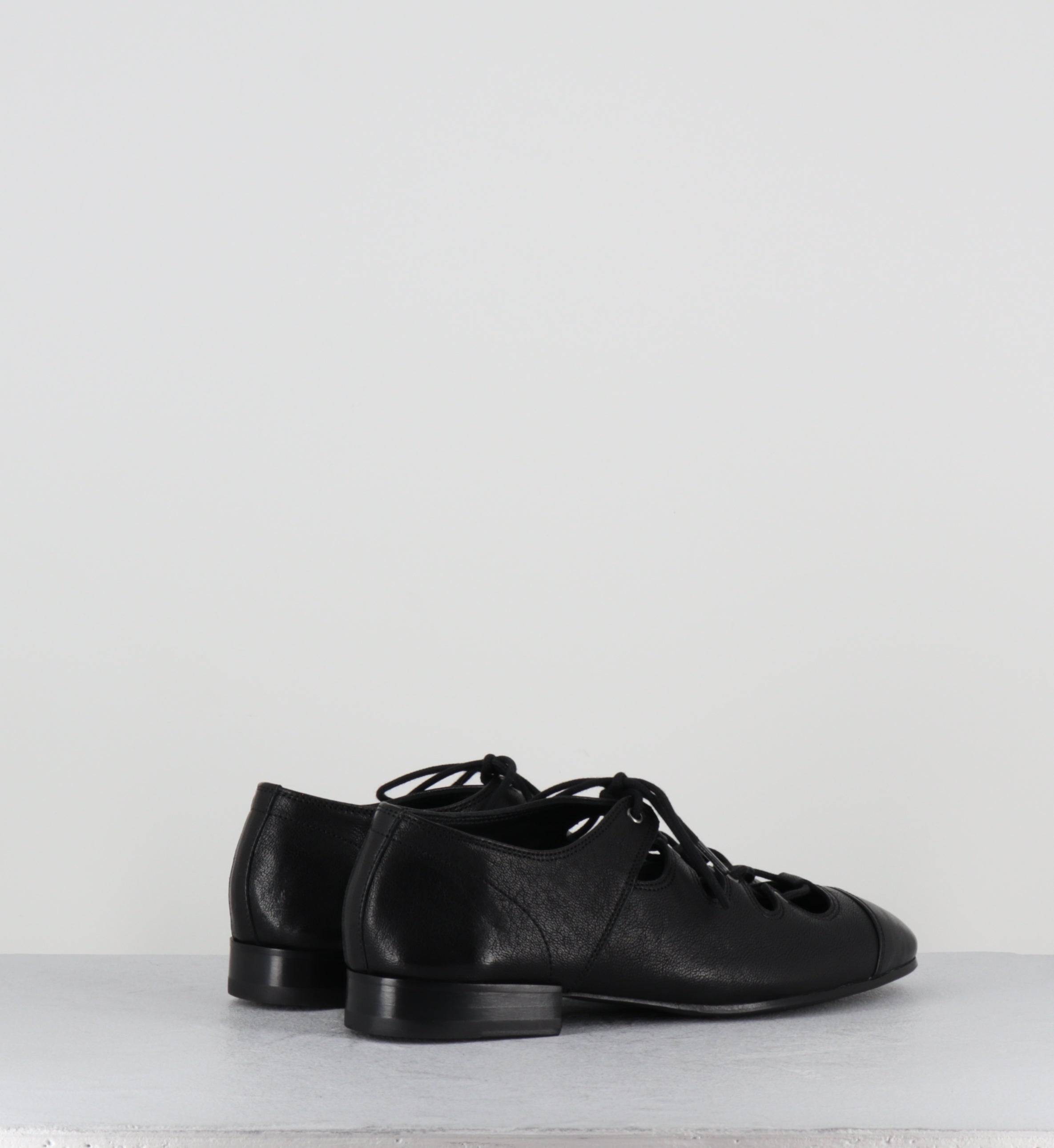 Ballerines à lacets en cuir noir - GHILLE BLACK SKIN